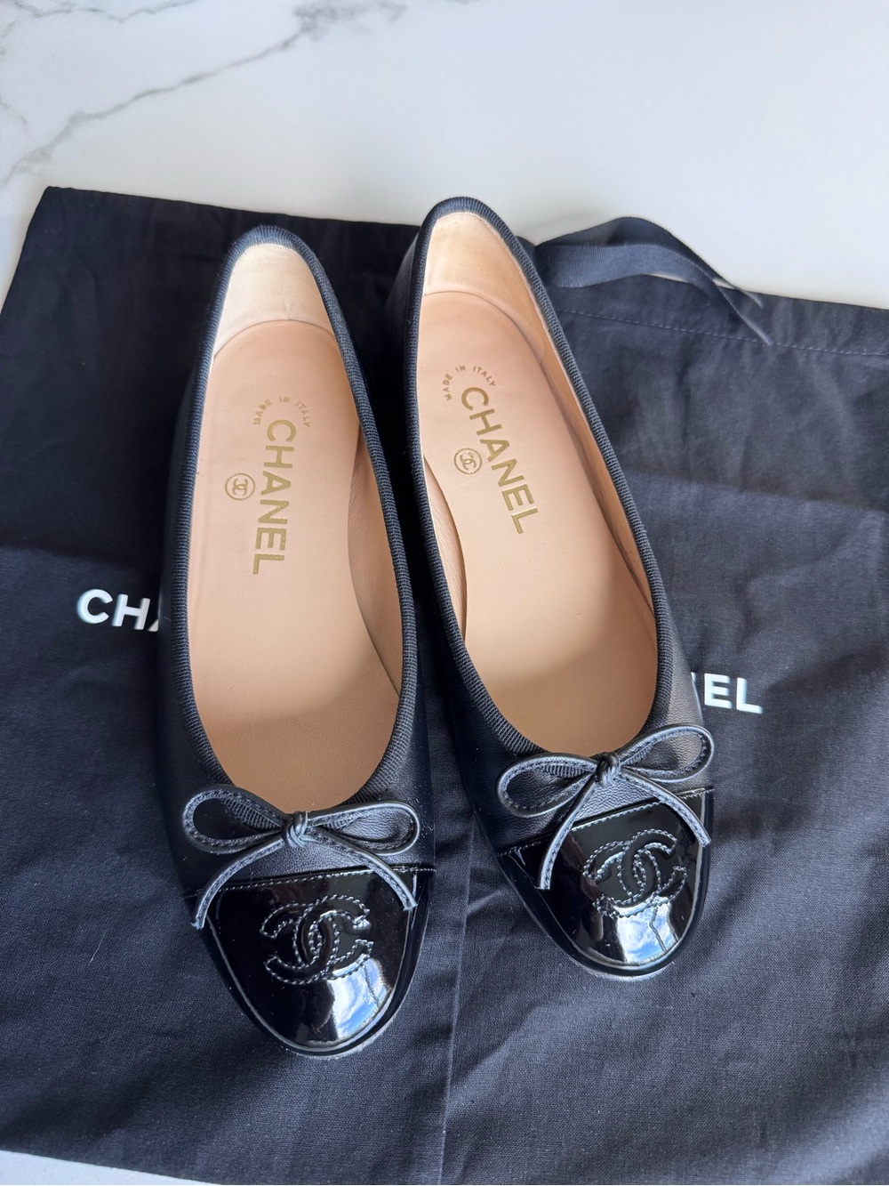 Chanel Black Patent Cap-Toe CC Ballet Flats sz 35.5